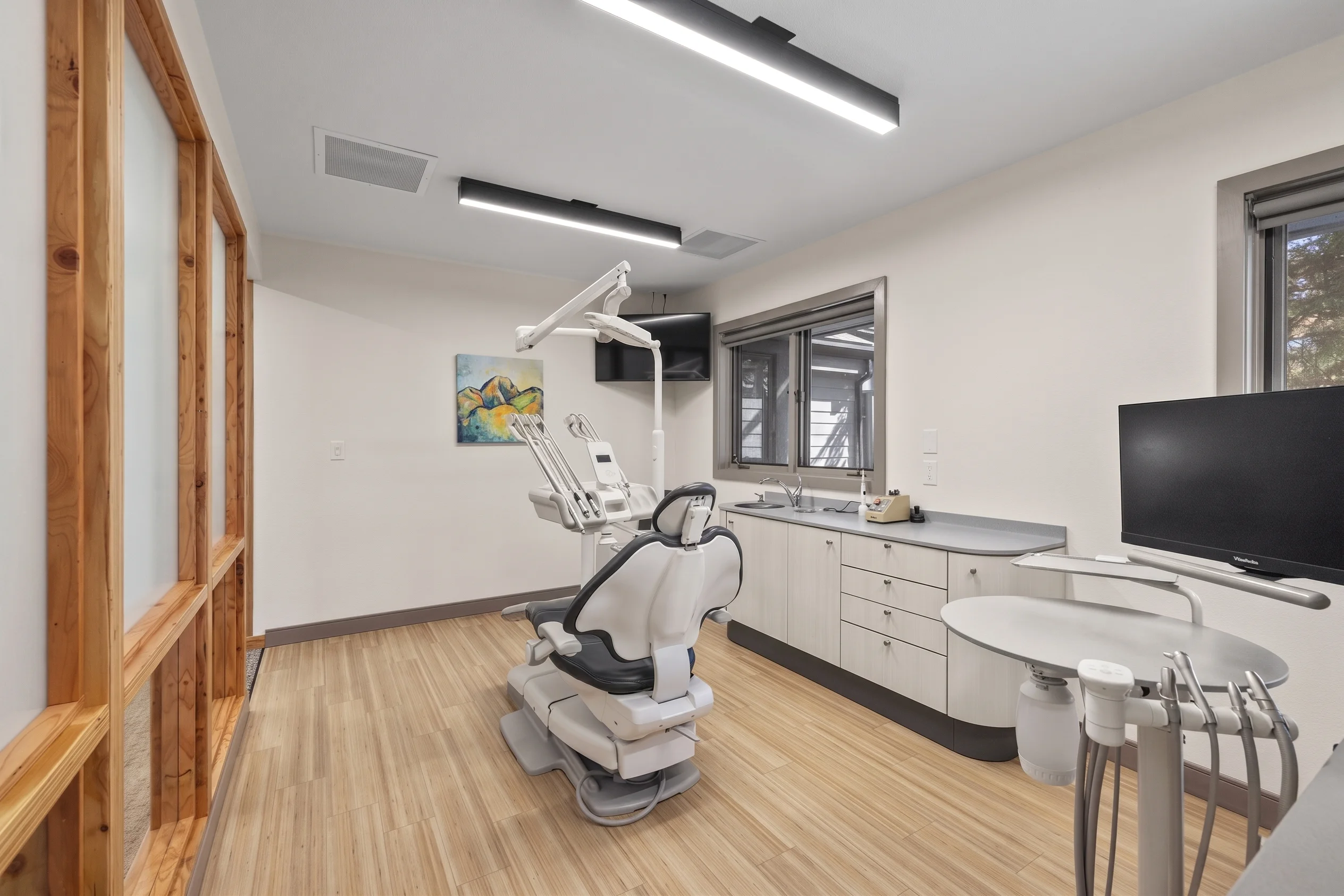 A treatment room at Smith Brothers Dental in Klamath Falls